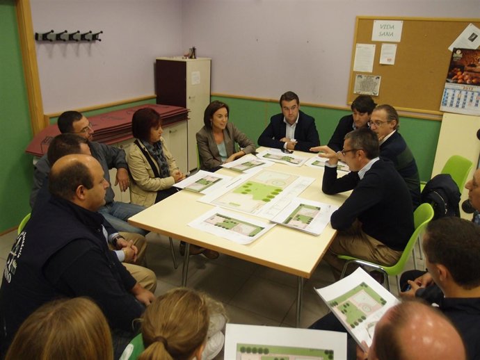 Reunión vecinos de Varea