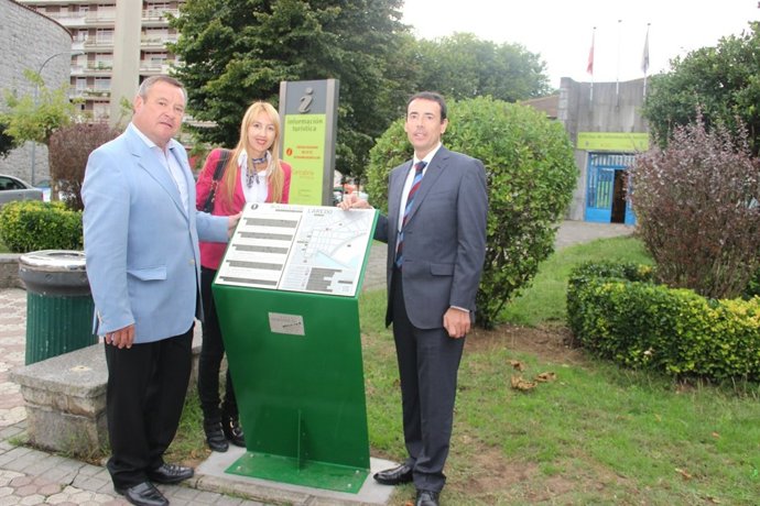 Paneles turísticos accesibles en Laredo