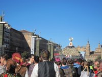 Mil personas conforman el dispositivo de la Ofrenda de Flores que transcurre con un retraso de media hora
