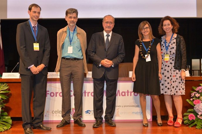 El pediatra carlos gonzález en el primer foro del centro Mi Matrona de Málaga