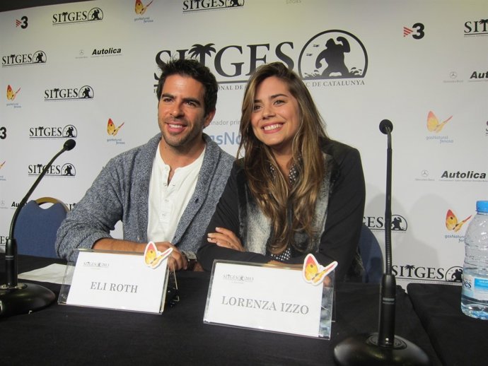 El director Eli Roth y la actriz Lorenza Izzo