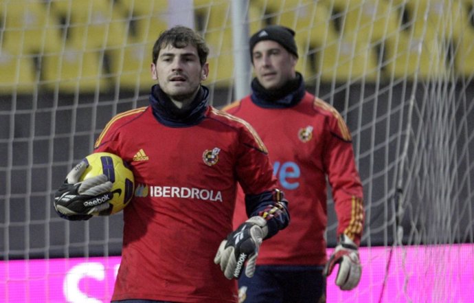 Iker Casillas y Pepe Reina con la selección española