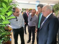 García Lidón y el alcalde de Alhama clausuran la 46 Edición de la 'Muestra de uva de mesa del Bajo Guadalentín'