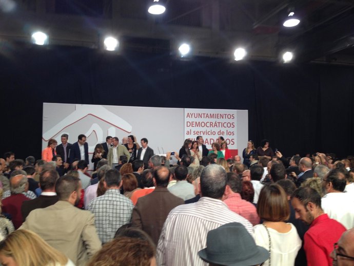 Alcaldes de la oposición contra reforma local