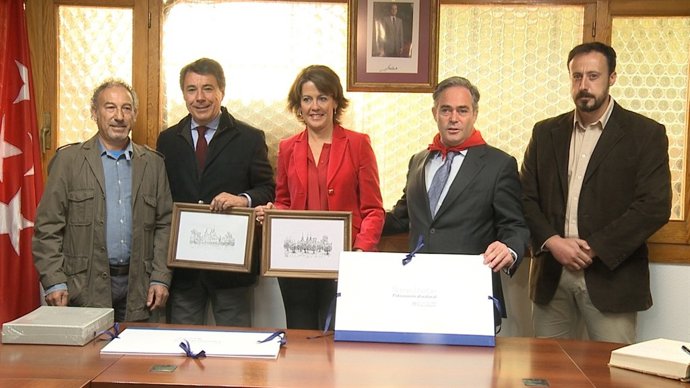 Yolanda Barcina e Ignacio González en Nuevo Baztán