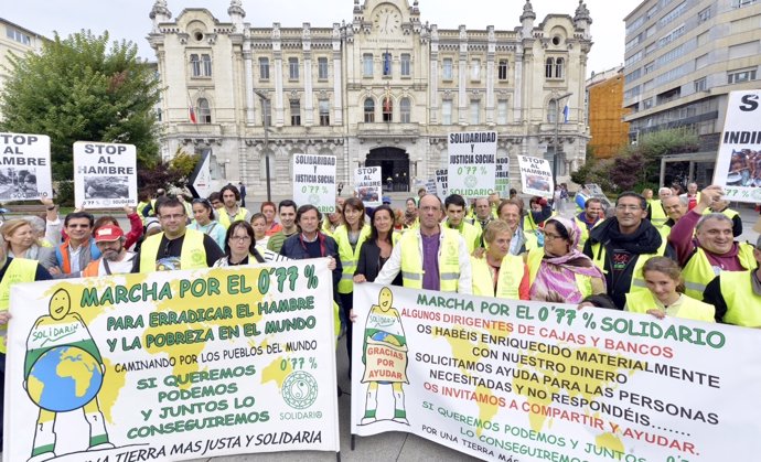 Participantes de la 62 Marcha por el 0,77% Solidario en Santander