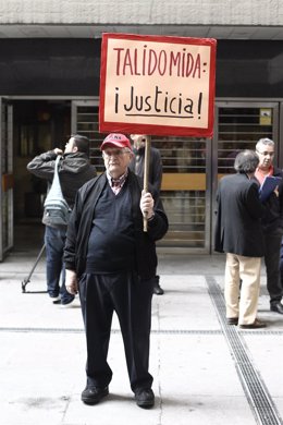 Juicio a la farmacéutca Grünenthal por las víctimas de la talidomida 