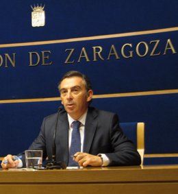 El presidente de la DPZ, Luis María Beamonte, en rueda de prensa en Diputación