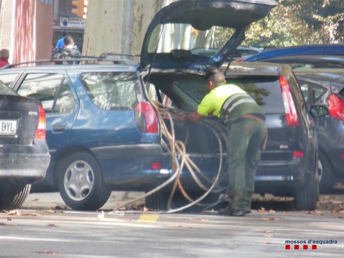 Un falso trabajador municipal robaba cobre de farolas