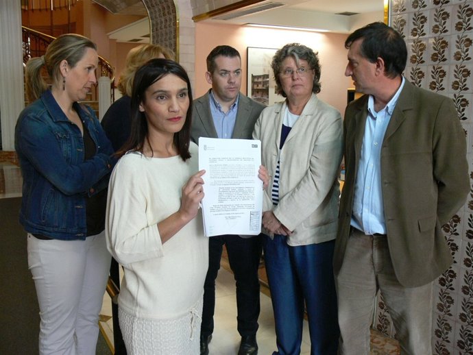 Diputados del PSOE se encierran en Visogsa