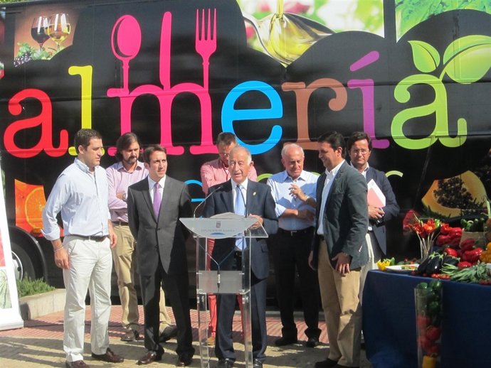 Amat presenta el autobús promocional de 'Fruit Atraccion'