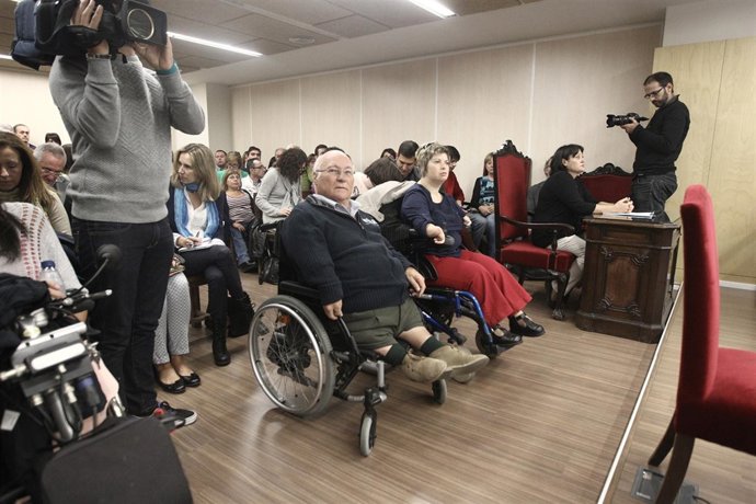 Juicio a la farmacéutca Grünenthal por las víctimas de la talidomida 