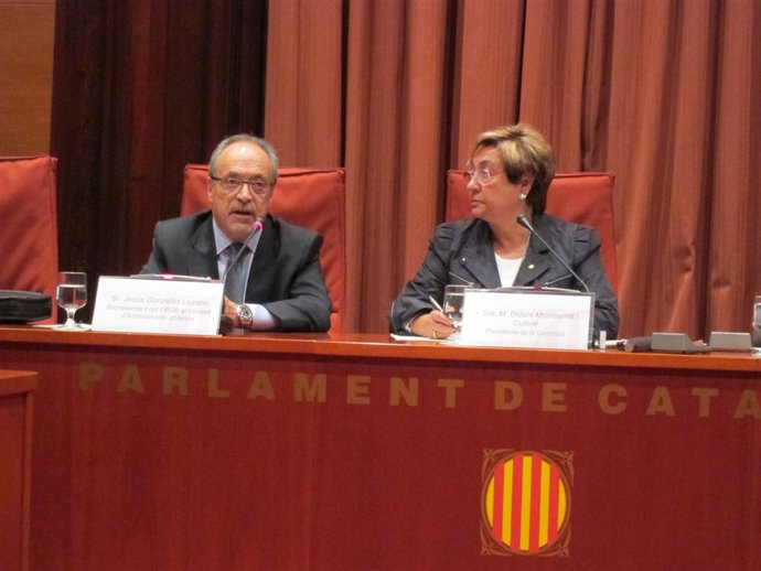 Jesús Gonzalvo, representante del Frob en Unnim, y la diputada Dolors Montserrat