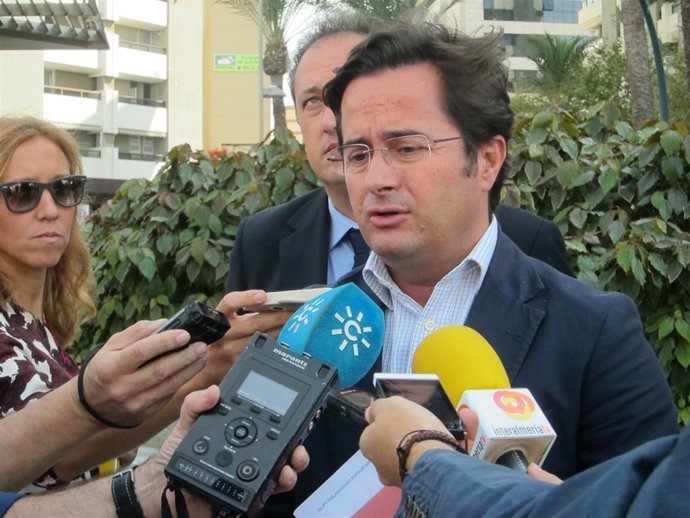 Góngora hace declaraciones a los medios en Almería