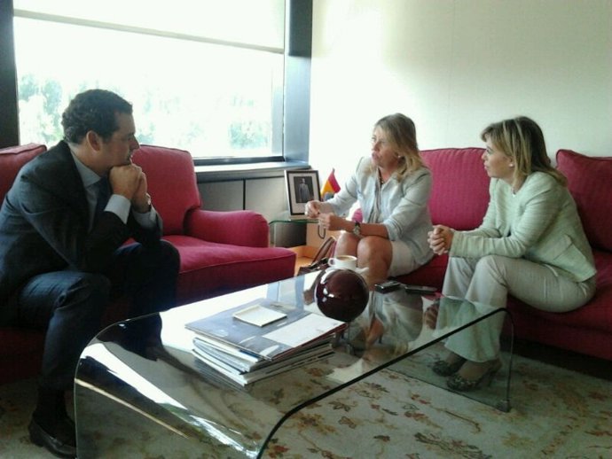 La alcaldesa de Marbella (Málaga), Ángeles Muñoz (PP), y el presidente de RTVE 