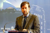 El presidente del Cabildo de Tenerife critica que Aena baje las tasas aéreas cuando a Madrid Barajas "le va muy mal"