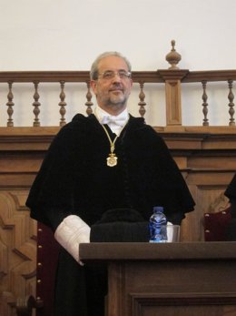Rector de la Universidad de Salamanca, Daniel Hernández Ruipérez