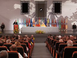 Adelaida de la Calle y el consejero de Economía en inauguración del curso de UMA