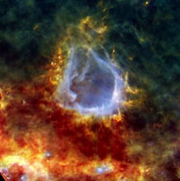 Estrella embrionaria en burbuja galáctica