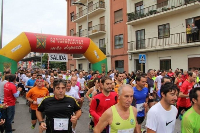 Corredores en la prueba '10 Kilómetros Ciudad de Torrelavega'