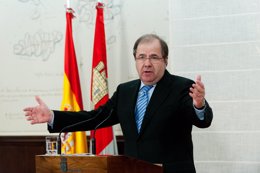 El presidente de la Junta, Juan Vicente Herrera,  presenta los Presupuestos 