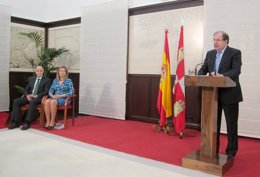 Herrera presenta los PGC junto a Pilar del Olmo