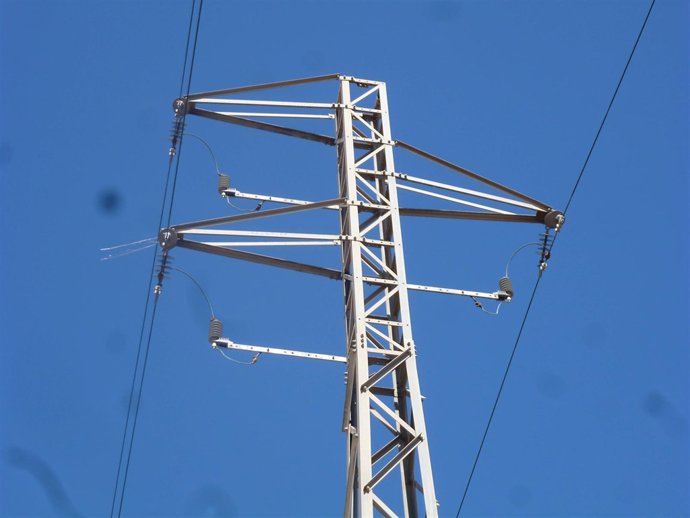 Torre eléctrica en Menorca