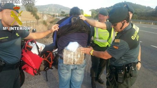 Detenido motorista con cocaína