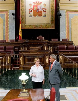 Jesús Posada y Celia Villalobos inspeccionando las obras