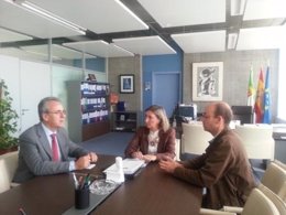 Reunión entre la consejera y el rector