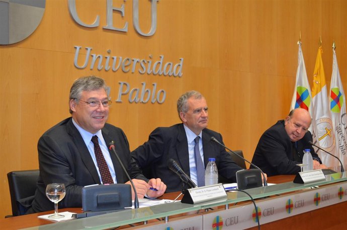 Lombardi,  Juan Carlos Domínguez Nafría y José Peña