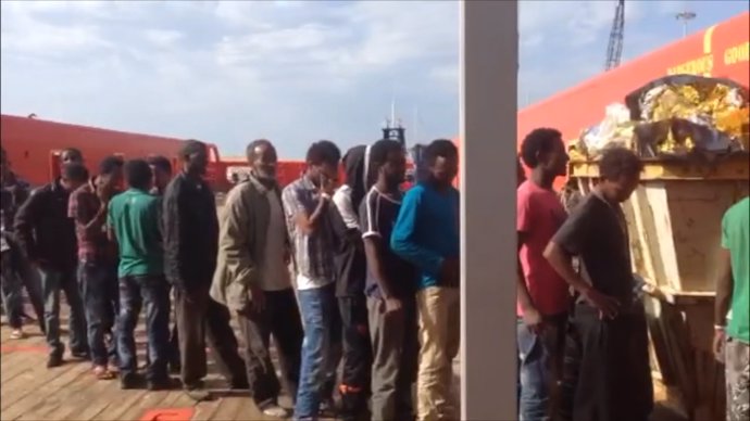 Rescatados más de 300 inmigrantes cerca de Lampedusa
