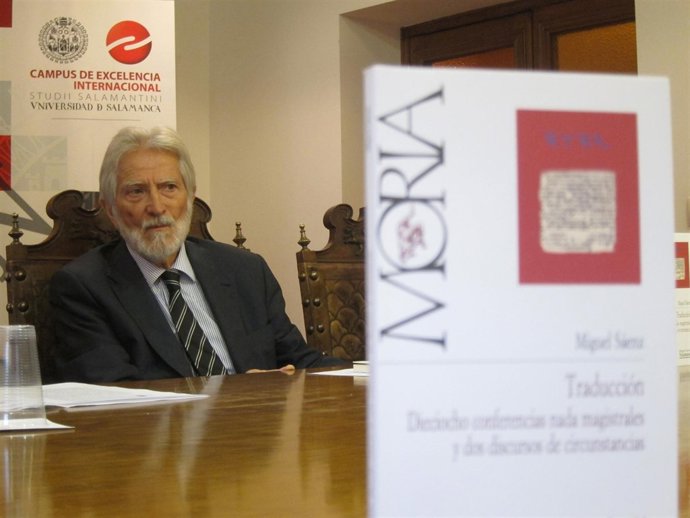 Sáenz en la USAL durante la presentación de su nuevo libro.