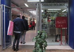 Acceso al mercado provisional de la plaza de Poniente
