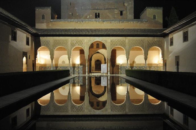La Alhambra de noche