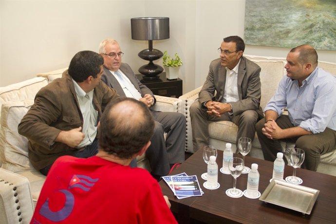 Reunión de Caraballo con el cónsul general de Cuba. 