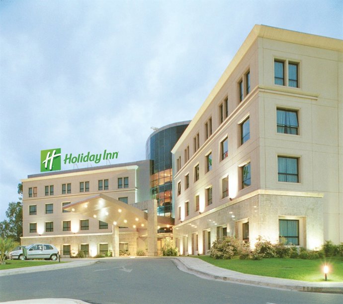 HOLIDAY INN