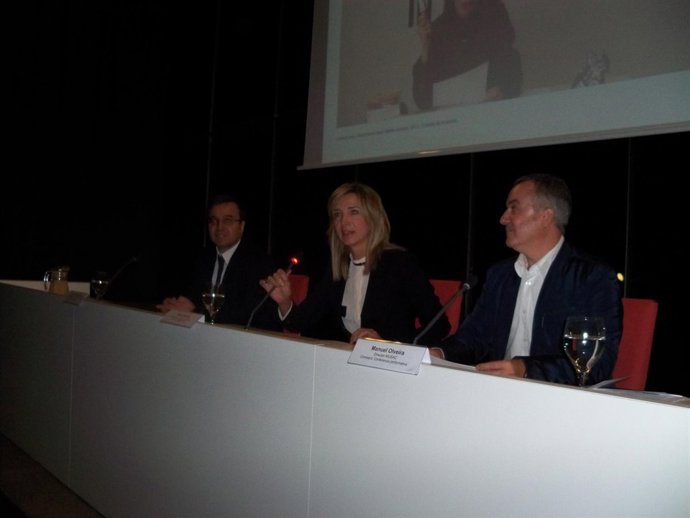 Presentación de la 'Conferencia Performativa' en León