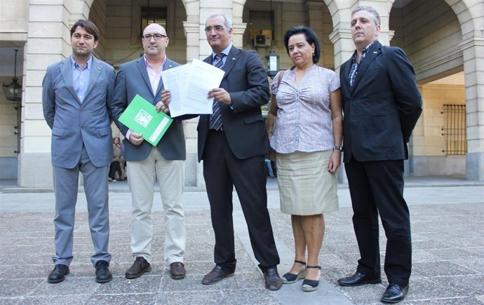 Ruiz y otros dirigentes del PA muestran la denuncia