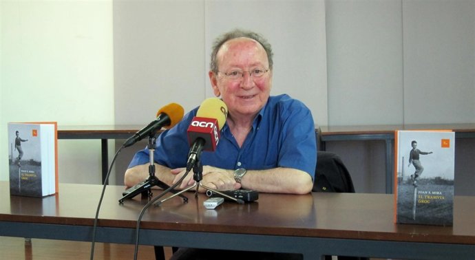 Joan F. Mira presenta 'El tramvia groc' en Valencia