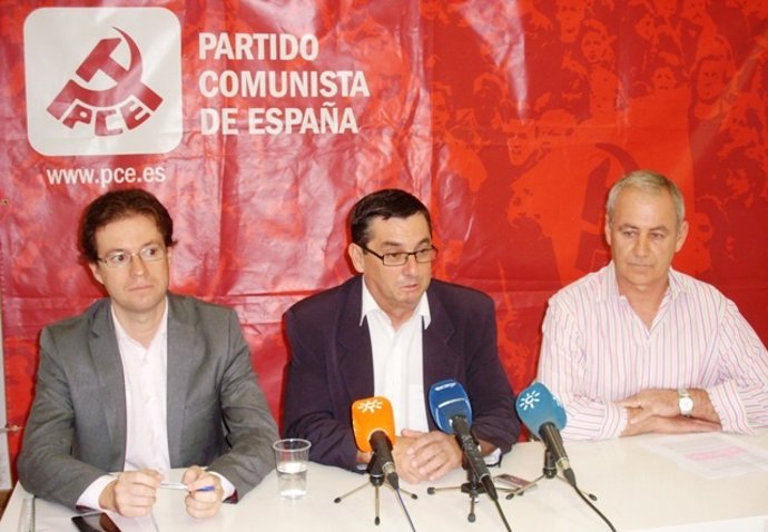 Rueda de prensa del portavoz de Izquierda Plural, José Luis Centella
