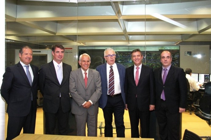 Sánchez Maldonado visita la sede de Endesa en Sevilla.