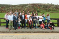 Los protagonistas de 'Los Miserables' visitan Cabárceno