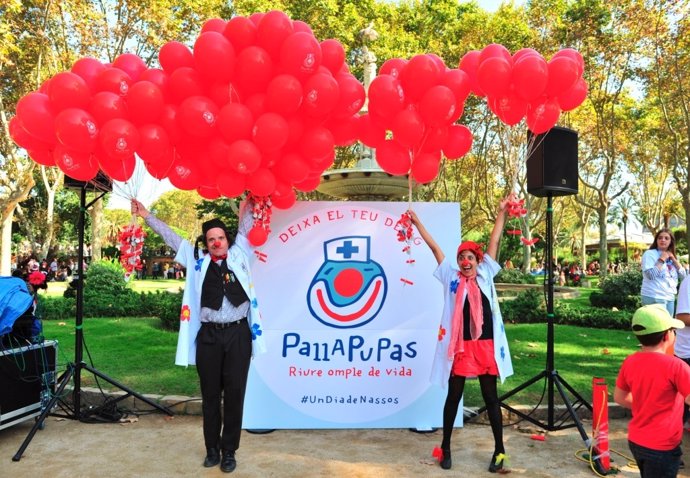 Groupalia y "Un dia de nassos" de Pallapupas dibujan 500 sonrisas en niños hospi