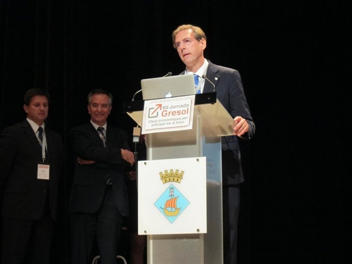 De izqda a dcha: J.Andreu, J.Mollá y E.Prats (en el atril)