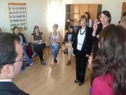 Visita de Pilar Ardanza a la federación de personas sordas