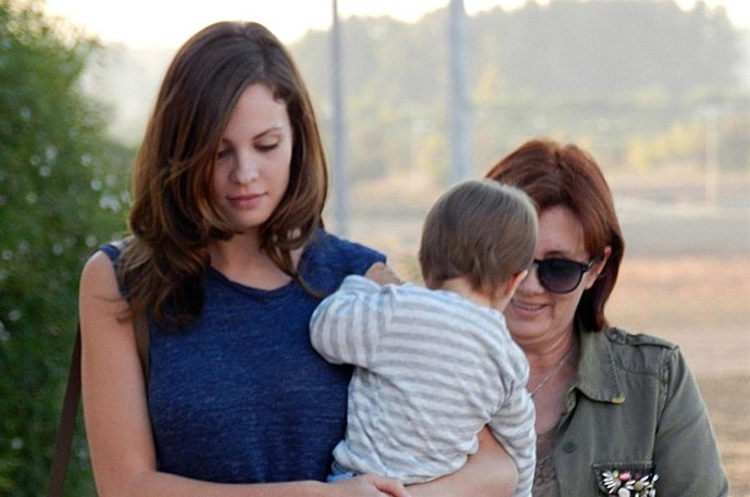 Jessica Bueno regresa a casa en medio de la tormenta con Kiko Rivera