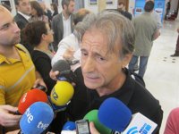 Escobar dice que IU mantiene "abierta" la "posibilidad de presentar una enmienda a la totalidad" de las cuentas