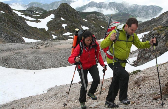 Edurne Pasabán y Javier Sierra en Cumbres, de TVE