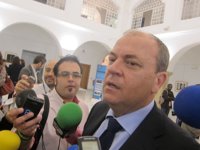 Monago considera "una oportunidad perdida" la enmienda a la totalidad del PSOE, al que insta a "reflexionar"